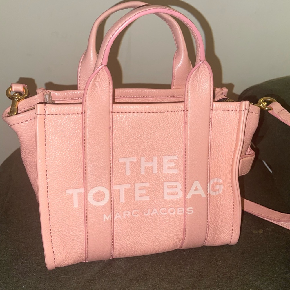 Pink Marc jacobs tote bag in a deadstock color way 💖💕